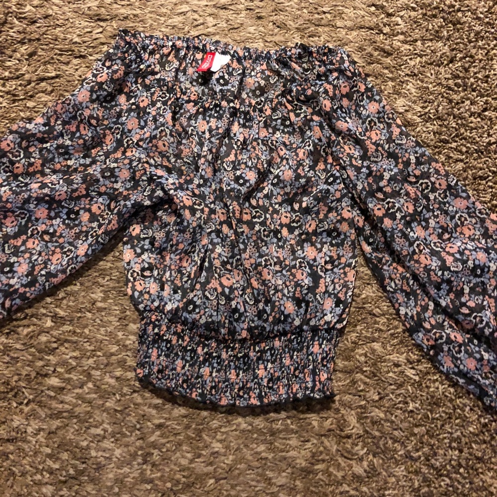 Floral cropped blouse
